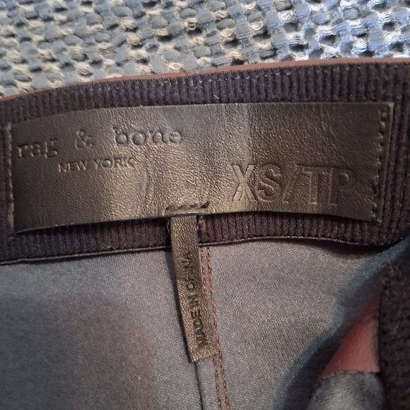 🌸 Rag & Bone Deep Burgundy Nina  Faux Leather Skinny Pants Sz. XS EUC - Picture 8 of 12